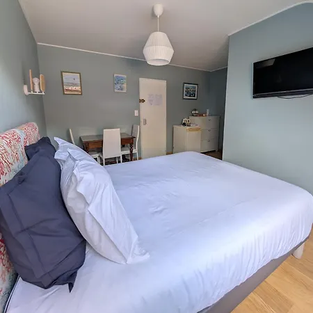 A L'ombre Du Mont Saint Michel - Bed & Breakfast, D'hotes Frühstückspension 3*
