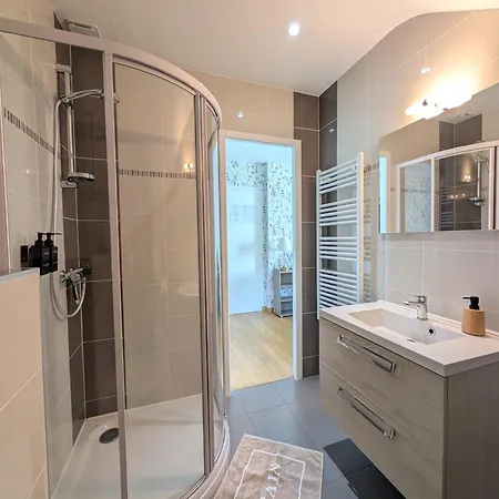 Bed & Breakfast A L'ombre Du Mont Saint Michel - Bed & Breakfast, D'hotes 3*