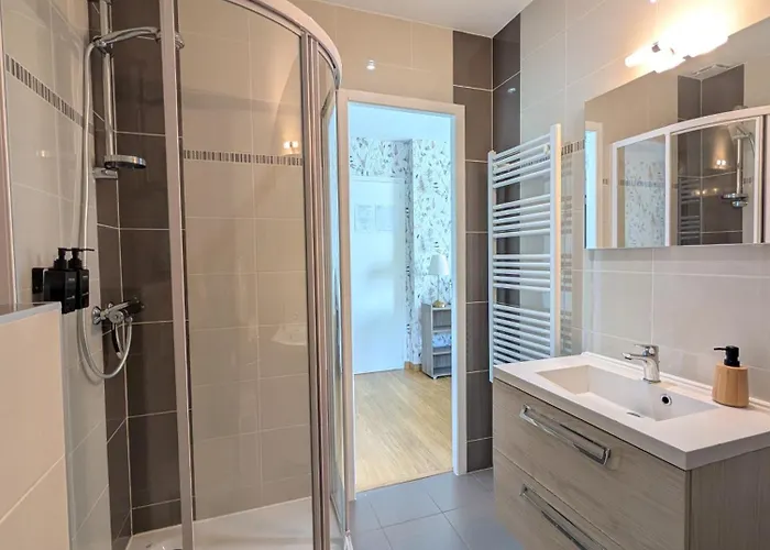 Bed & Breakfast A L'ombre Du Mont Saint Michel - Bed & Breakfast, D'hotes 3*